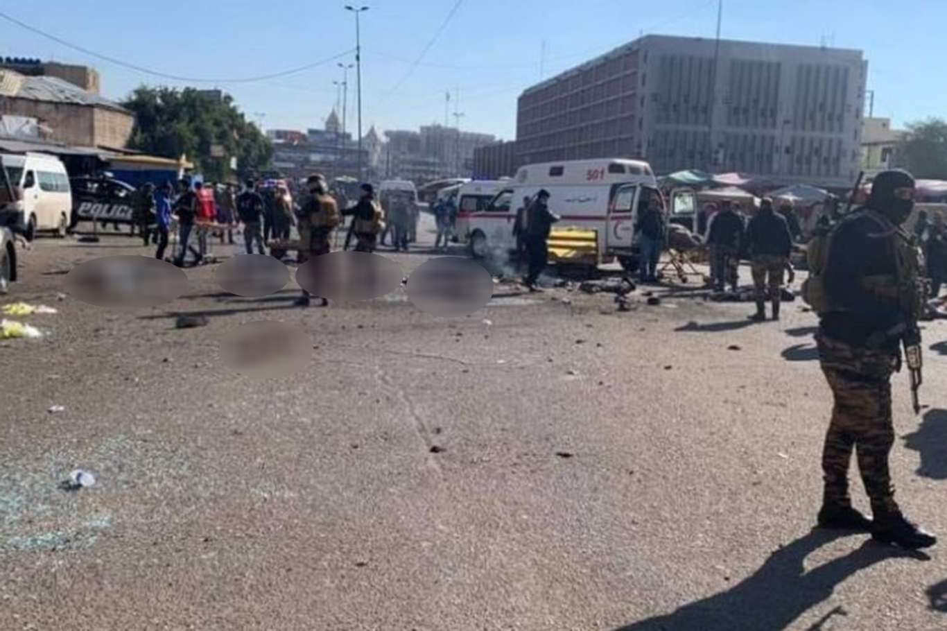 Bağdat'taki canlı bomba saldırılarında ölü sayısı 32'ye yükseldi Bağdat'taki canlı bomba saldırılarında ölü sayısı 32'ye yükseldi